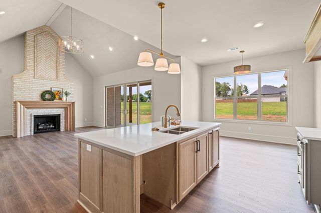 1806 Secretariat Way, Searcy, AR 72143
