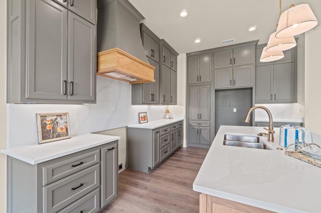 1806 Secretariat Way, Searcy, AR 72143