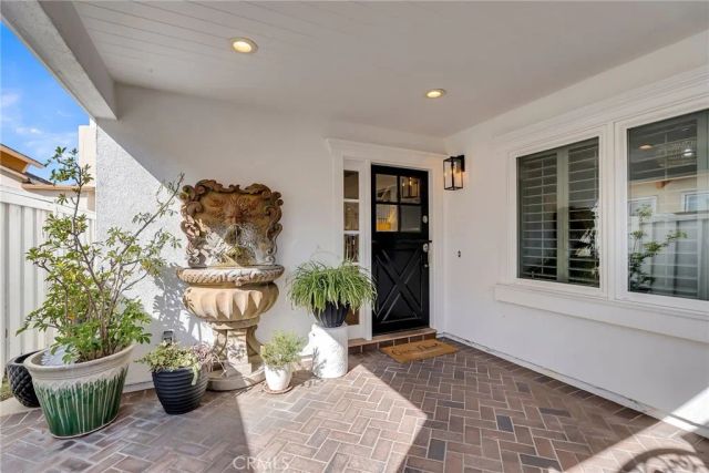 331 Walnut Street, Newport Beach, CA 92663