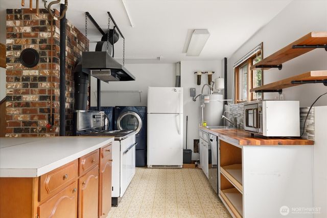 4282 Witter Road, Langley, WA 98260