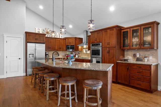 1025 McPhearson Lane, Medford, OR 97504