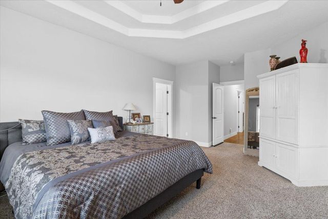 1025 McPhearson Lane, Medford, OR 97504