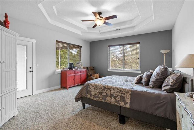 1025 McPhearson Lane, Medford, OR 97504