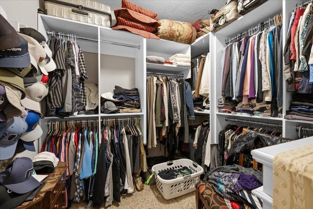 1025 McPhearson Lane, Medford, OR 97504