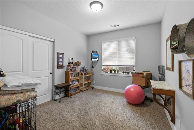 1025 McPhearson Lane, Medford, OR 97504