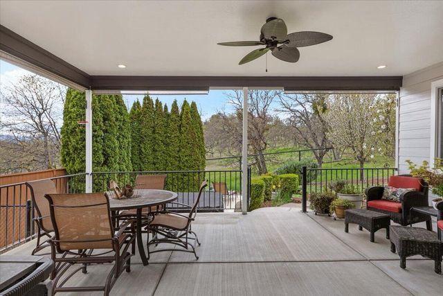 1025 McPhearson Lane, Medford, OR 97504