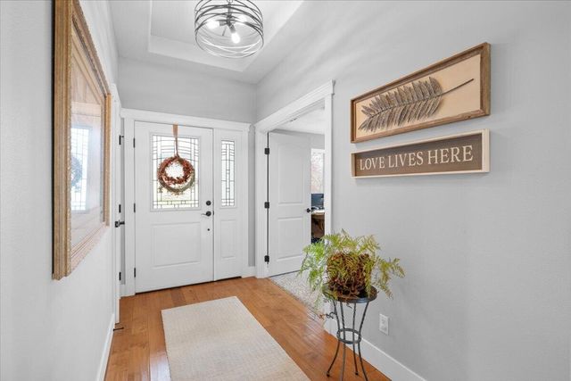 1025 McPhearson Lane, Medford, OR 97504