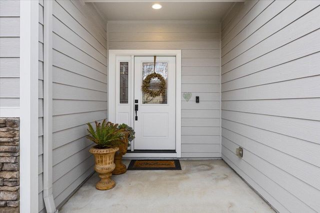 1025 McPhearson Lane, Medford, OR 97504