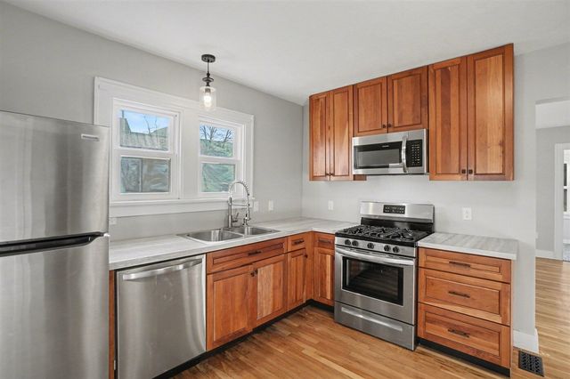 133 E 20th Street, Holland, MI 49423