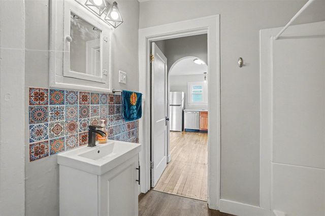 133 E 20th Street, Holland, MI 49423