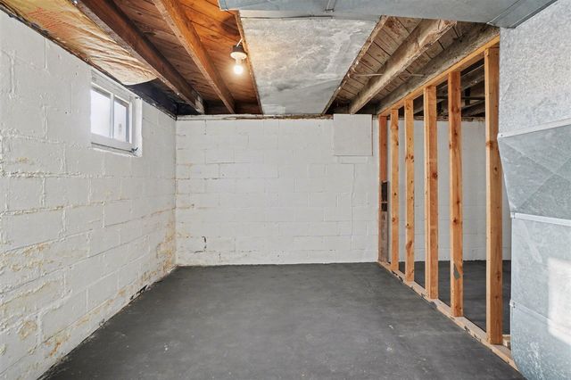 133 E 20th Street, Holland, MI 49423