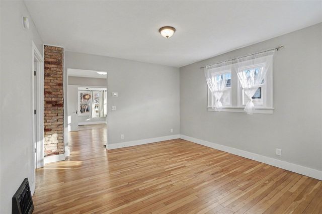 133 E 20th Street, Holland, MI 49423