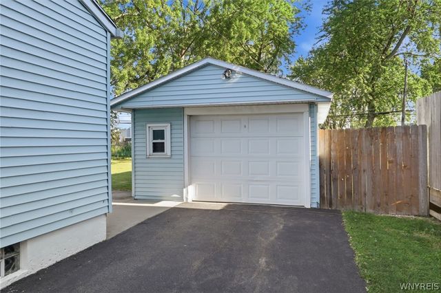 250 Desmond Drive, Tonawanda, NY 14150
