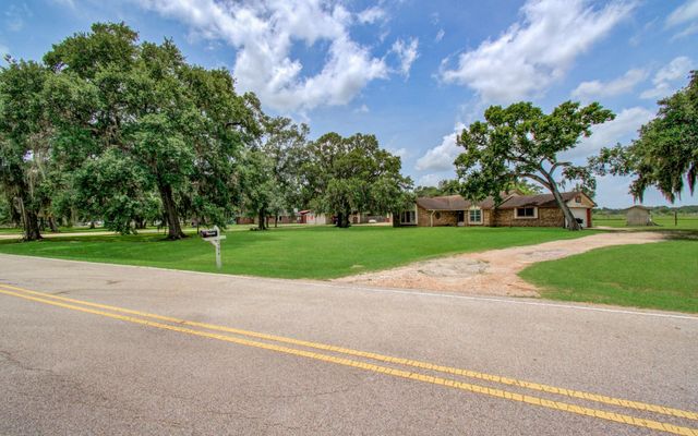 7594 County Road 684c, Sweeny, TX 77480