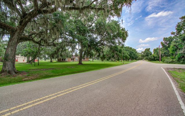7594 County Road 684c, Sweeny, TX 77480