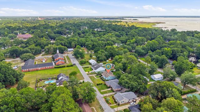 2415 Redwood St., Georgetown, SC 29440