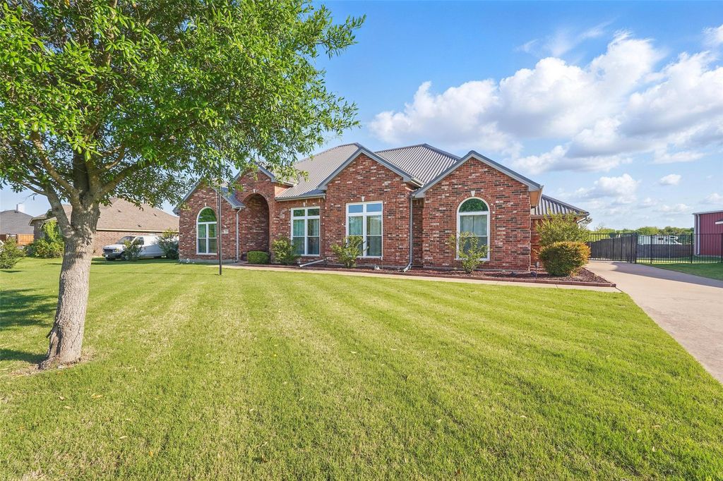 509 Kings Creek Drive, Terrell, TX 75161