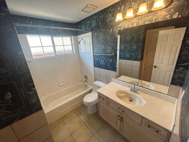 1224 Saint Regis Drive, Irving, TX 75038