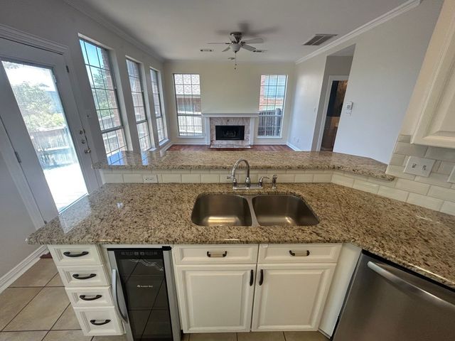 1224 Saint Regis Drive, Irving, TX 75038