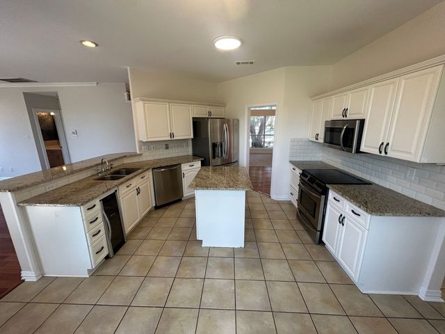 1224 Saint Regis Drive, Irving, TX 75038