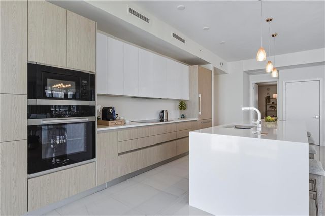 3100 N Ocean Drive Pph2, Riviera Beach, FL 33404