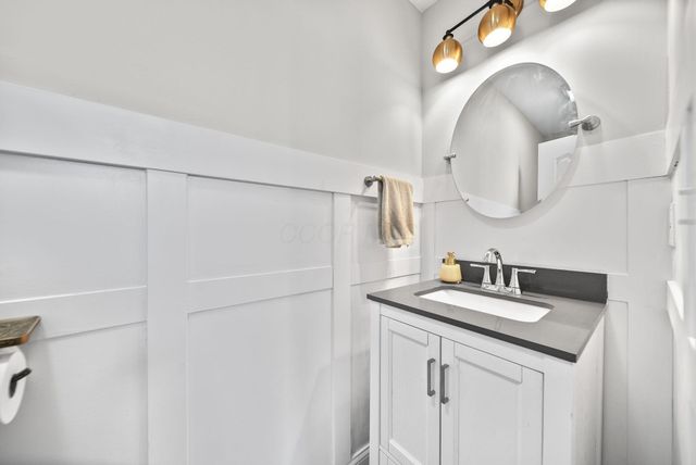 1924 Sullivant Avenue, Columbus, OH 43223