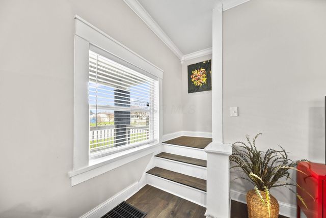 1924 Sullivant Avenue, Columbus, OH 43223