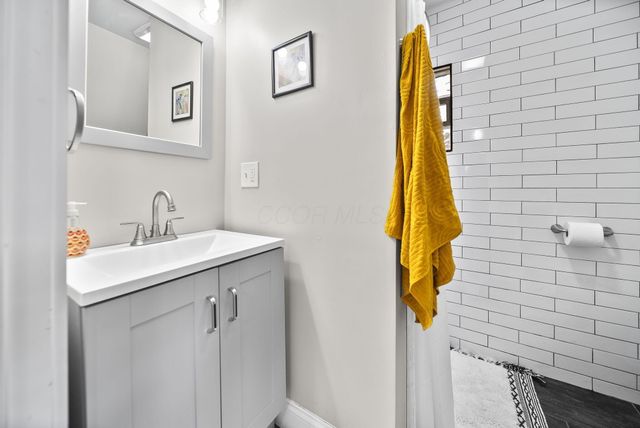 1924 Sullivant Avenue, Columbus, OH 43223