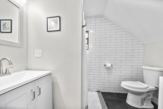 1924 Sullivant Avenue, Columbus, OH 43223