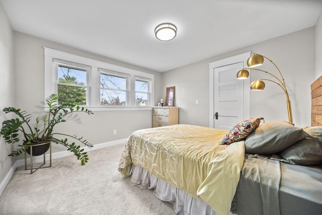 1924 Sullivant Avenue, Columbus, OH 43223