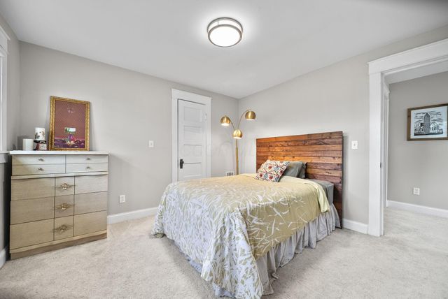 1924 Sullivant Avenue, Columbus, OH 43223