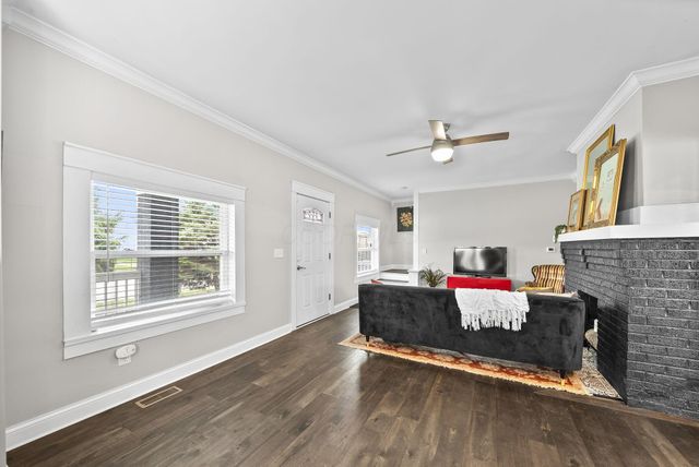 1924 Sullivant Avenue, Columbus, OH 43223