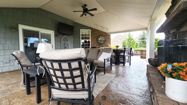 1470 College Parkway, Elwood, IN 46036