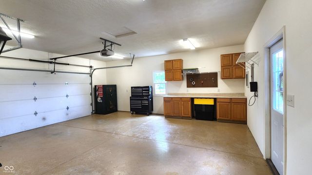 1470 College Parkway, Elwood, IN 46036