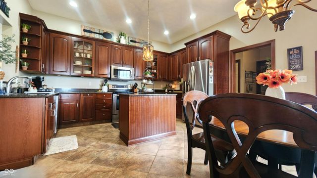 1470 College Parkway, Elwood, IN 46036