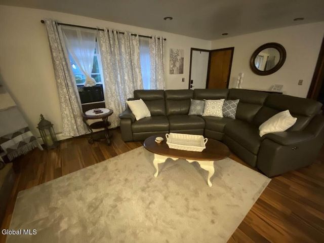 4 Mill Street, Lake Luzerne, NY 12846