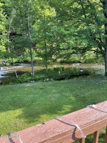 4 Mill Street, Lake Luzerne, NY 12846