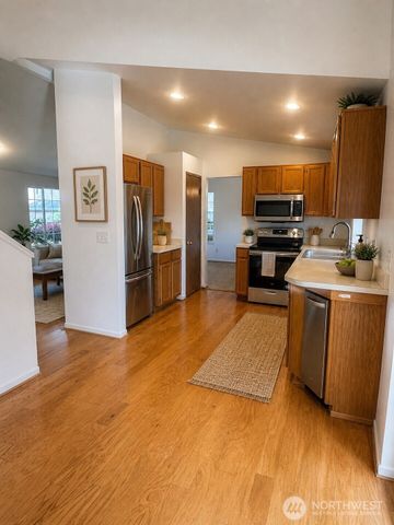 4204 Arbor Court SE, Lacey, WA 98503
