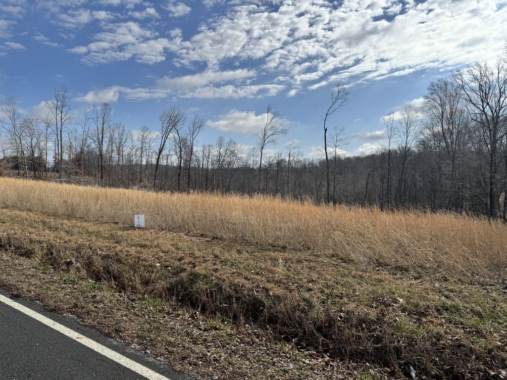 1 Carney Winters Rd, Ashland City, TN 37015