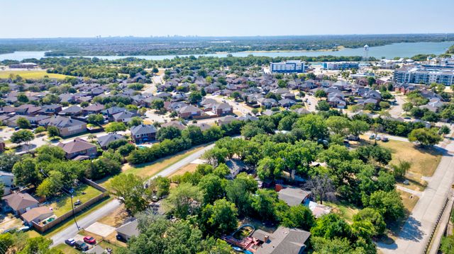 111 Faye Circle, Little Elm, TX 75068