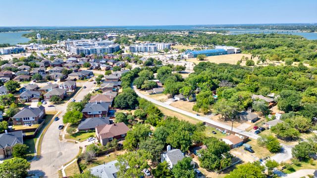 111 Faye Circle, Little Elm, TX 75068