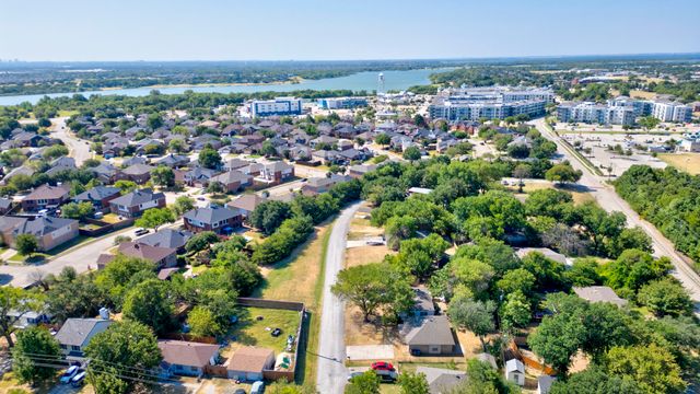 111 Faye Circle, Little Elm, TX 75068