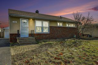 4216 Maplegrove Drive, Grove City, OH 43123