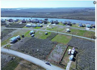 942 Marlin Drive, Sargent, TX 77414