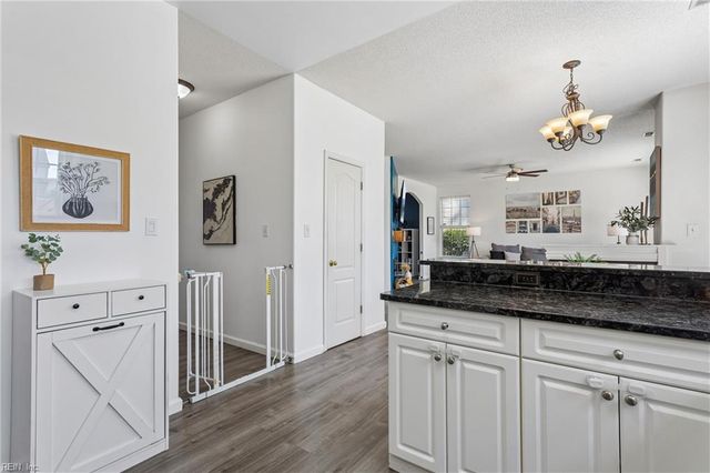 40 Sherry Dell DR, Hampton, VA 23666