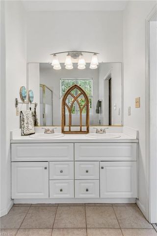 40 Sherry Dell DR, Hampton, VA 23666
