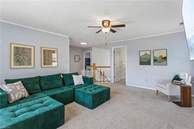 40 Sherry Dell DR, Hampton, VA 23666