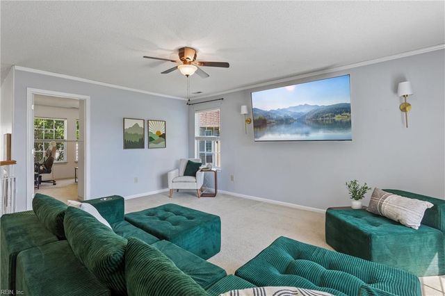 40 Sherry Dell DR, Hampton, VA 23666