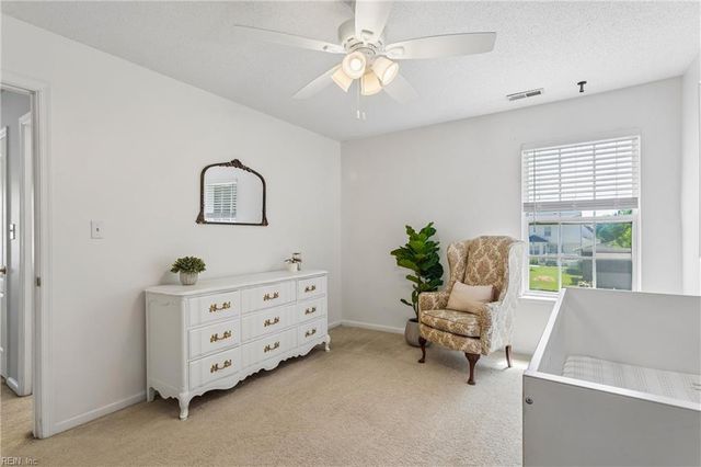 40 Sherry Dell DR, Hampton, VA 23666