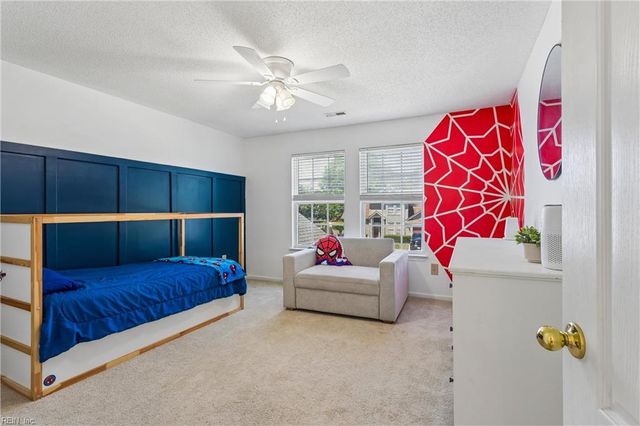 40 Sherry Dell DR, Hampton, VA 23666